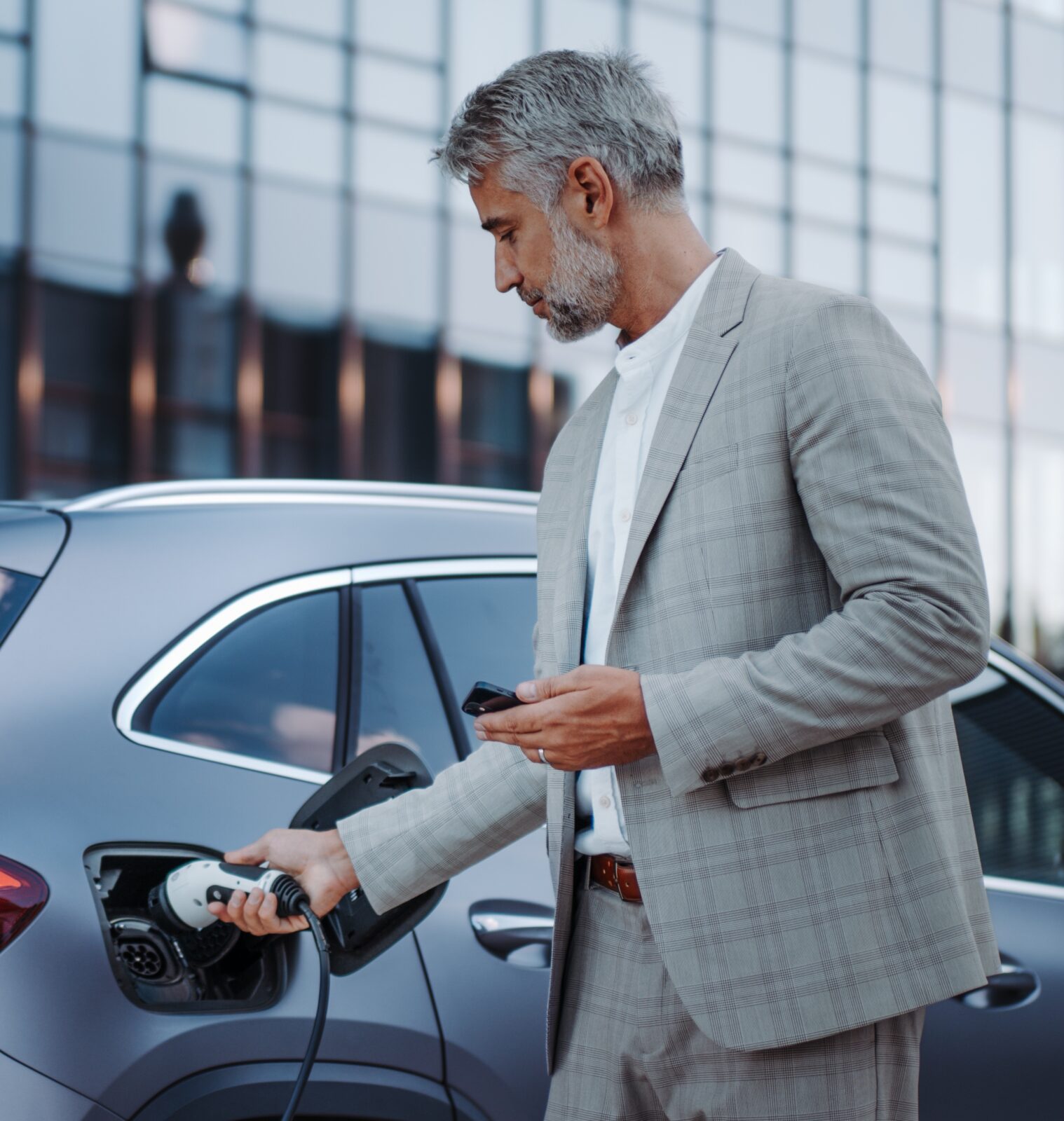 Employee EV charging for workplace - borne de recharge en milieu de travail pour employés